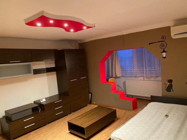 Apartament 1 camera, centrala proprie, aproape de Shopping City, zona linistita