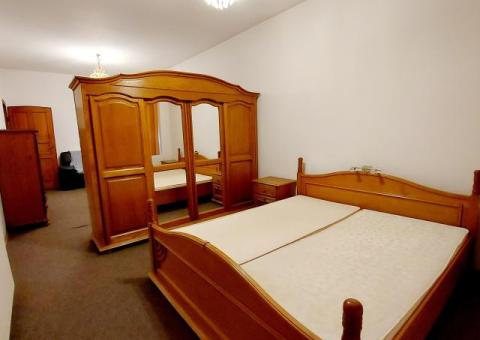 Apartament 1 camera, foarte spatios, zona Spitalul Judetean