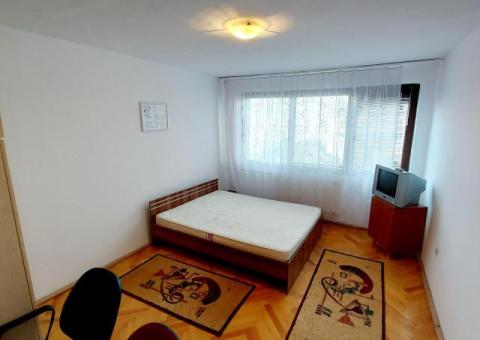 Apartament 2 camere, decomandat, vis-a-vis de Spitalul Judetean