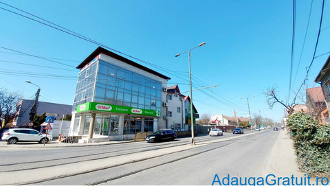 De vanzare clădire de birouri,spatii comerciale,apartamente cu 1si 2 camere,Modern