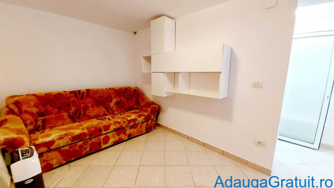 Inchiriez apartament cu 2 camere, model semidecomandat, situat in zona Balcescu - Piata Crucii